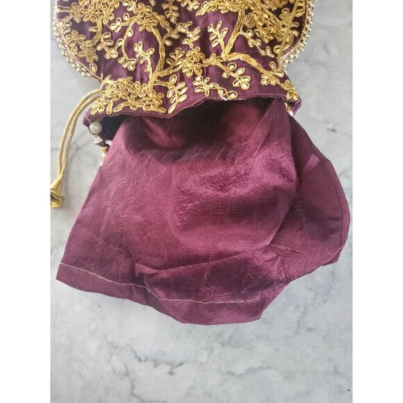 Elegant Embroidered Drawstring Potli Bag With Pearl Handle - Picture 10 of 11